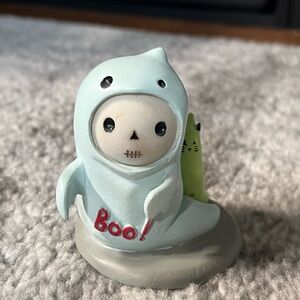 Mint Ghost Boo Figurine with Green Cat furry bones